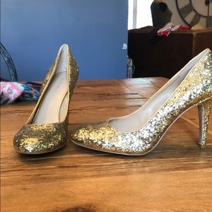 Like new Nine West gold sparkle pumps